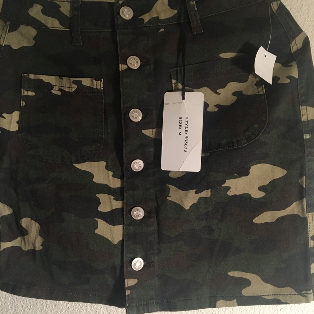 Short Camouflage Skirt